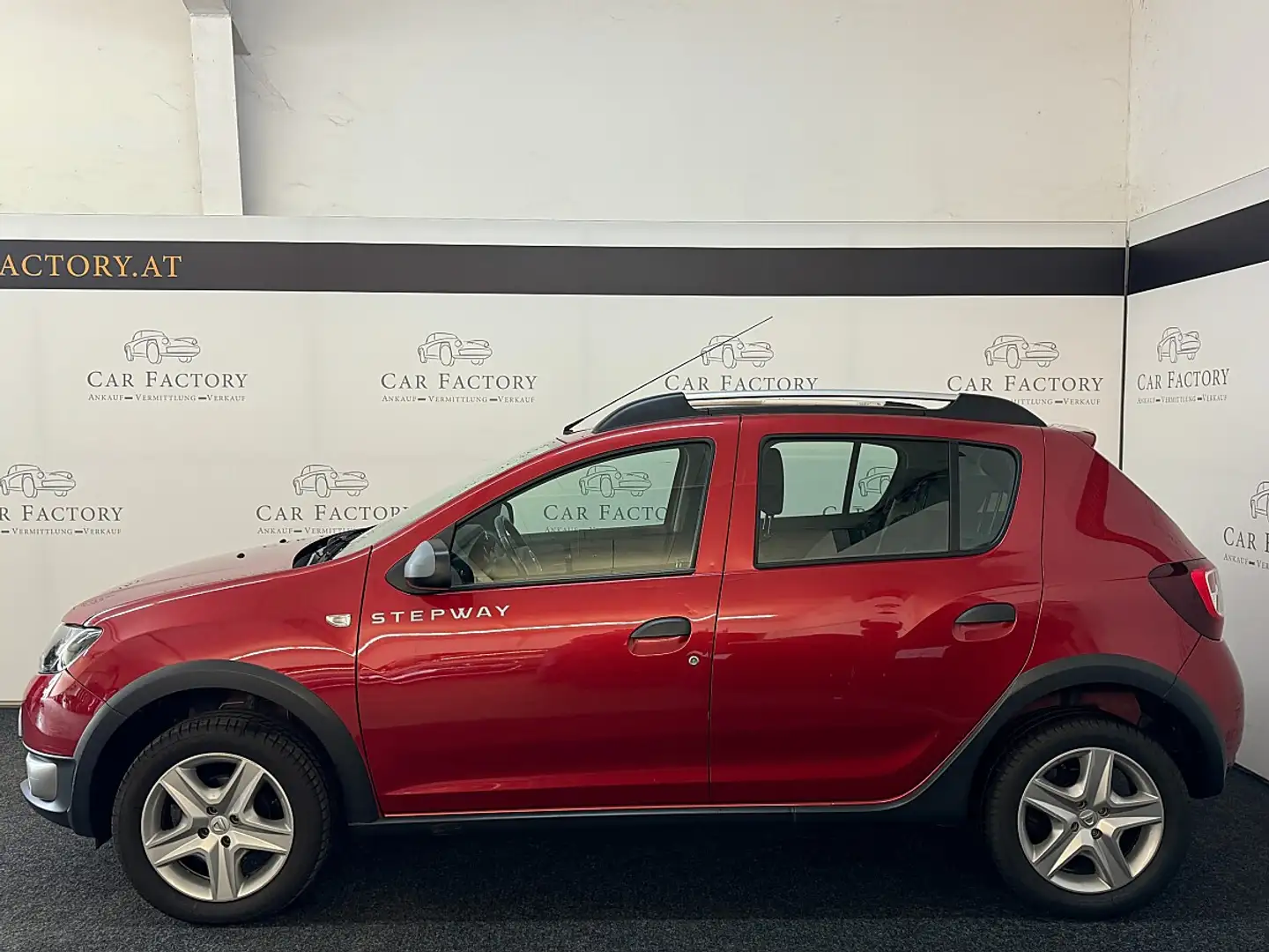 Dacia Sandero Stepway TCe 90 Easy-R S&S Rot - 1