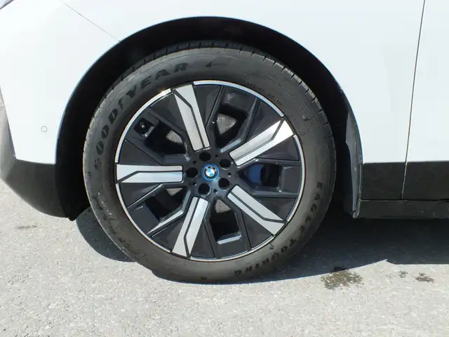 BMW iX xDrive50 Ansicht 10