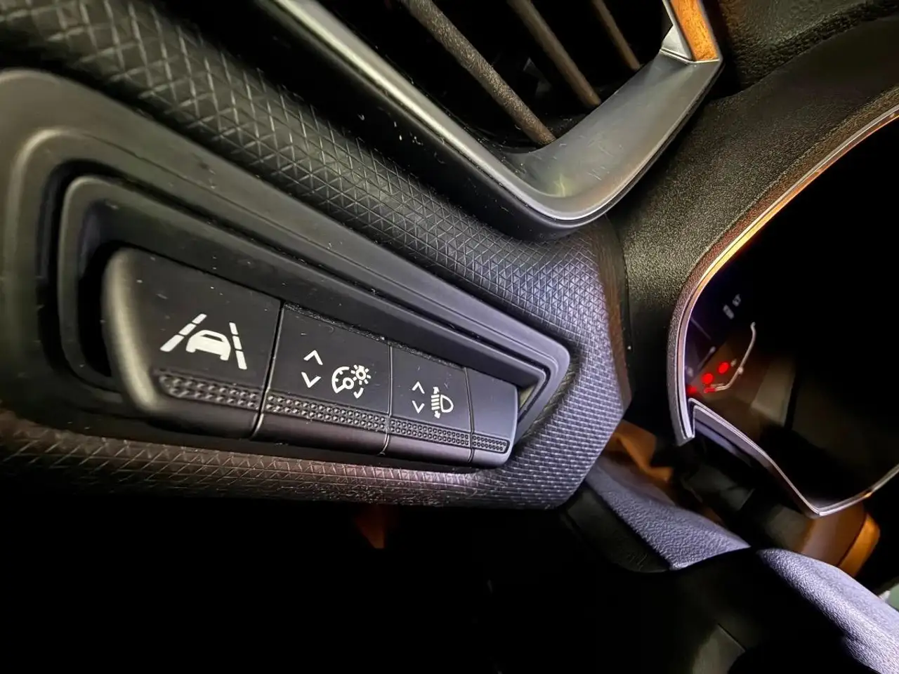 Renault Clio Citadine 5 portes — photo 41