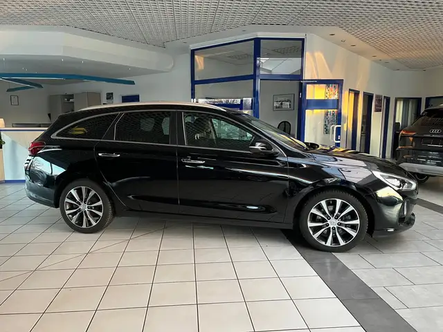 Hyundai i30 Kombi 1.4 T-GDI 7G-DCT, LED-SW,Navi,RFK