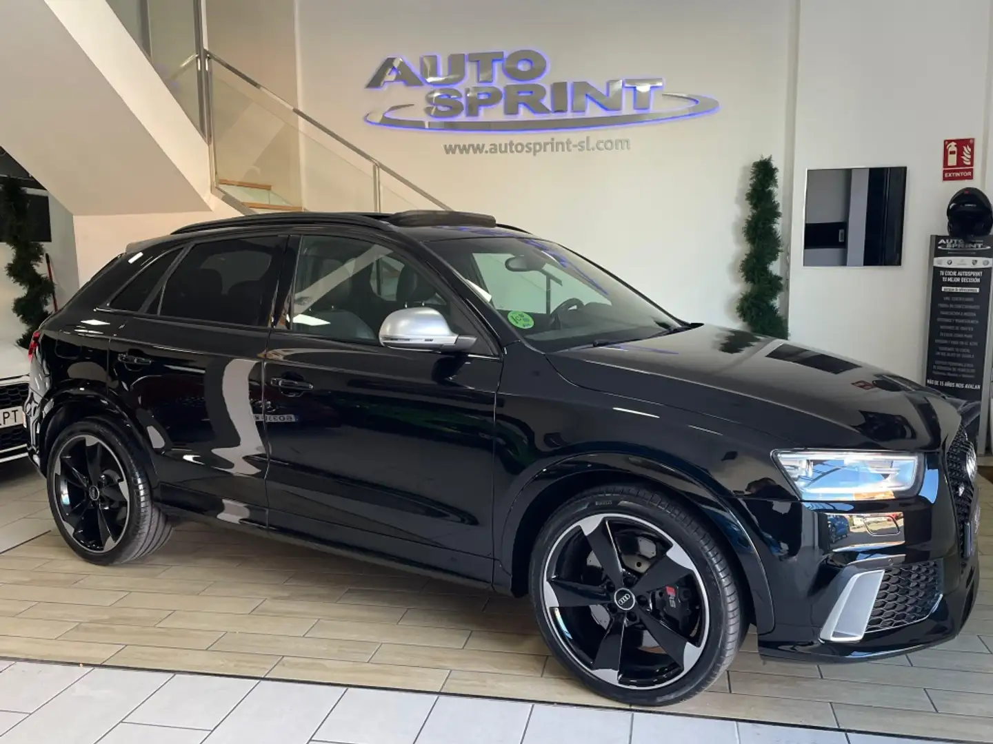 Audi RS Q3 2.5 TFSI quattro S-Tronic Schwarz - 2
