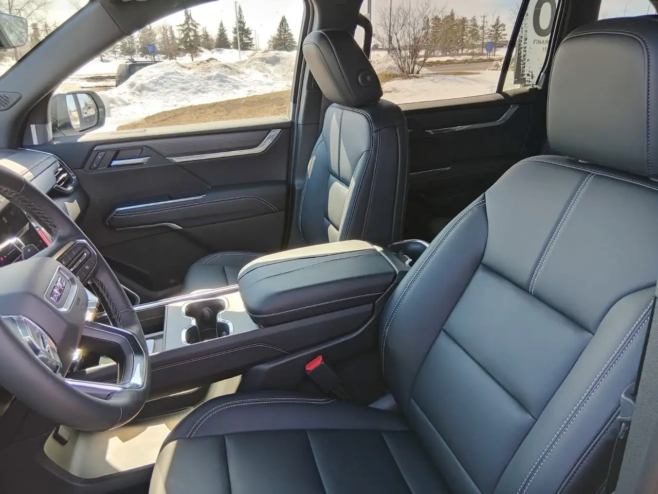 GMC Acadia снимка GMC Acadia