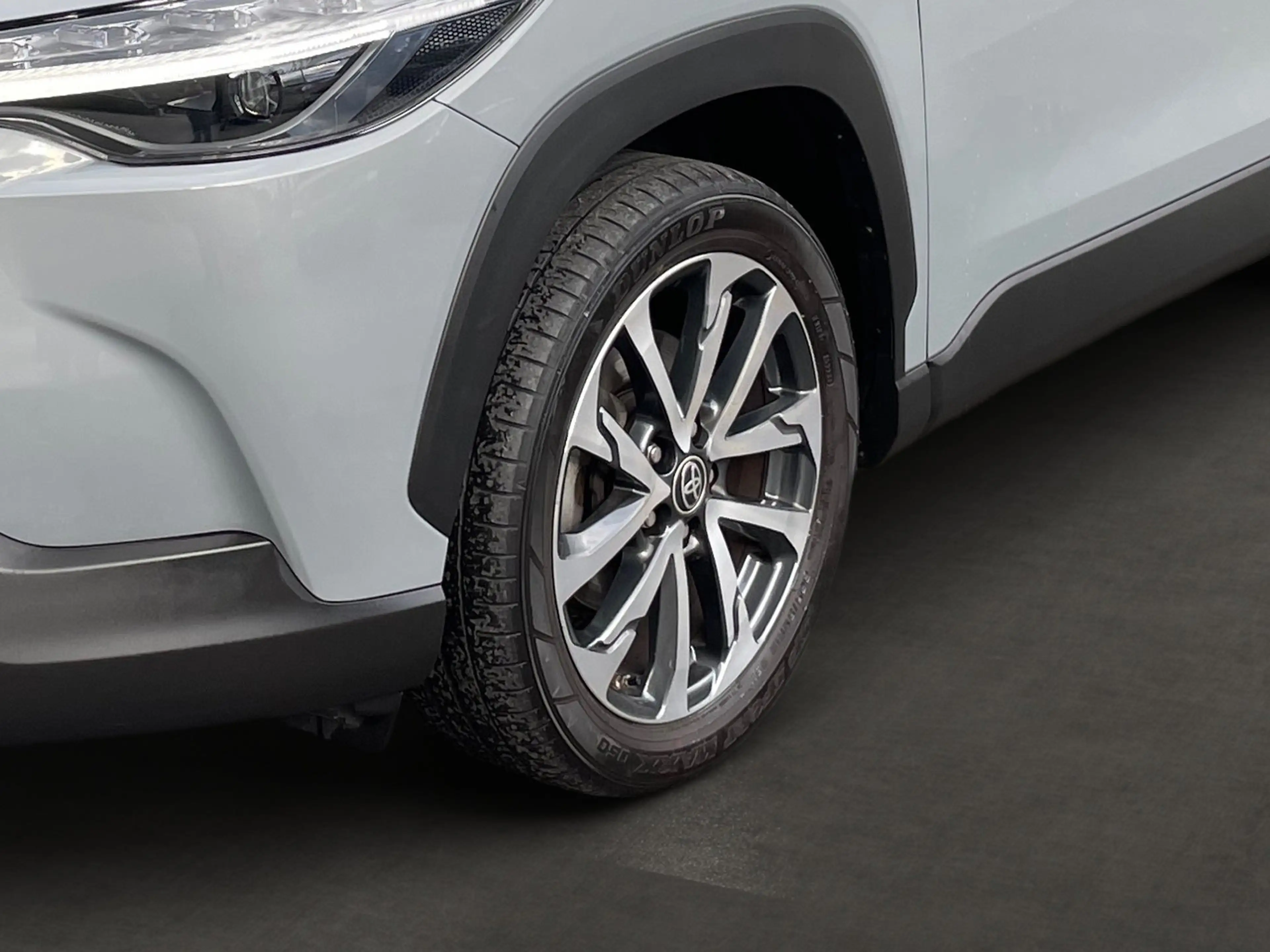 Toyota Corolla Cross Hybrid AWD Design *8-fach — photo 9