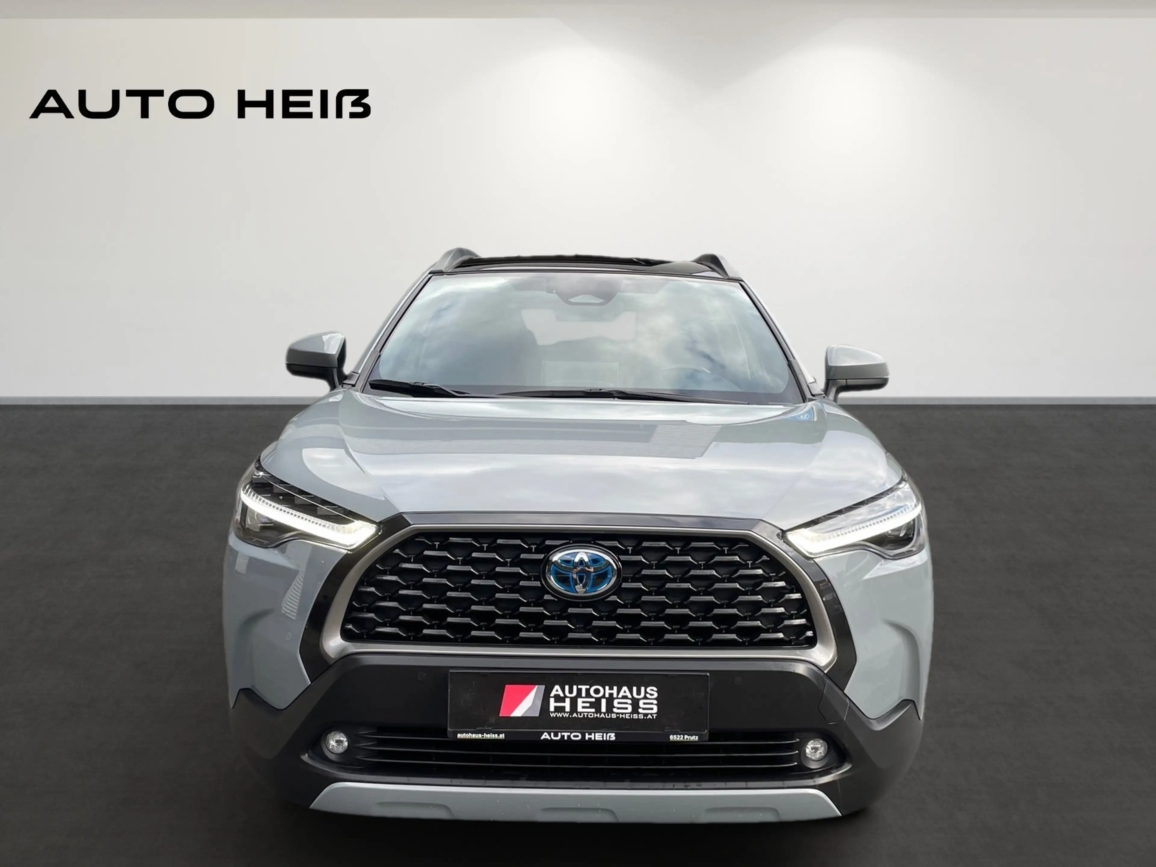 Toyota Corolla Cross Hybrid AWD Design *8-fach — photo 2