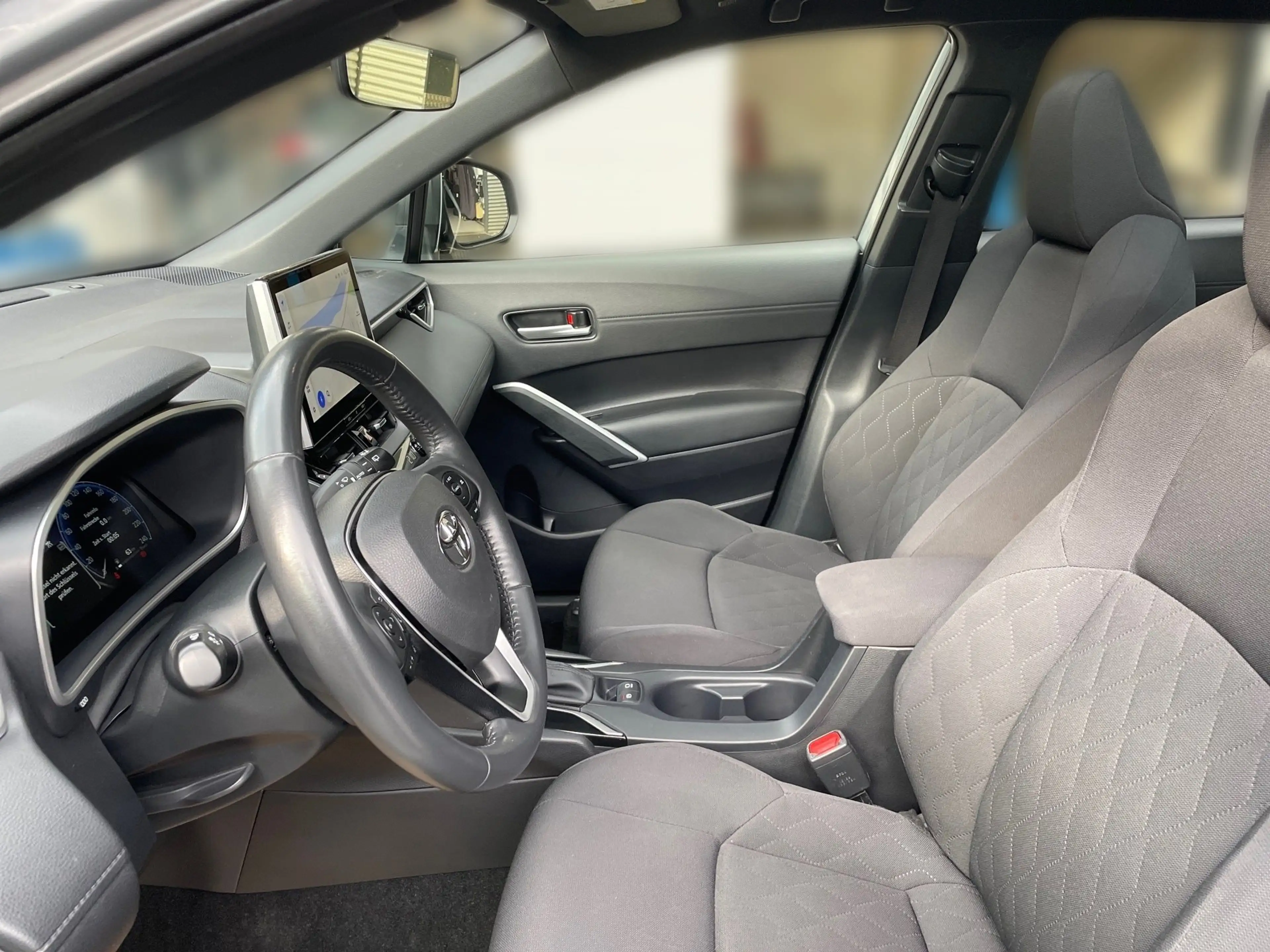 Toyota Corolla Cross Hybrid AWD Design *8-fach — photo 11