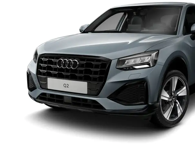 Audi Q2 view 7