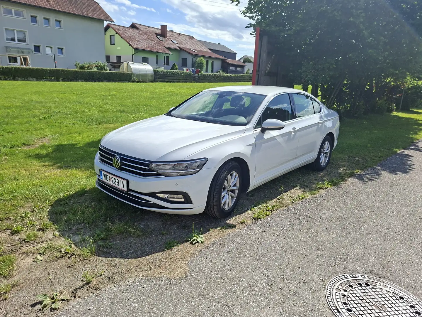 Volkswagen Passat Business 2,0 SCR TDI DSG Weiß - 1