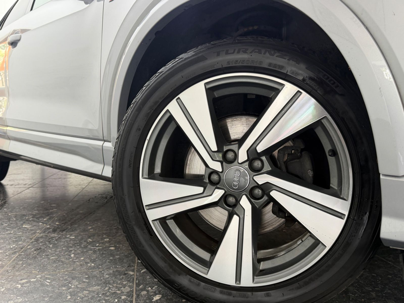 Audi Q2 40 TFSI QUATTRO S-LINE PANO HUD LEDER CARBON — photo 5