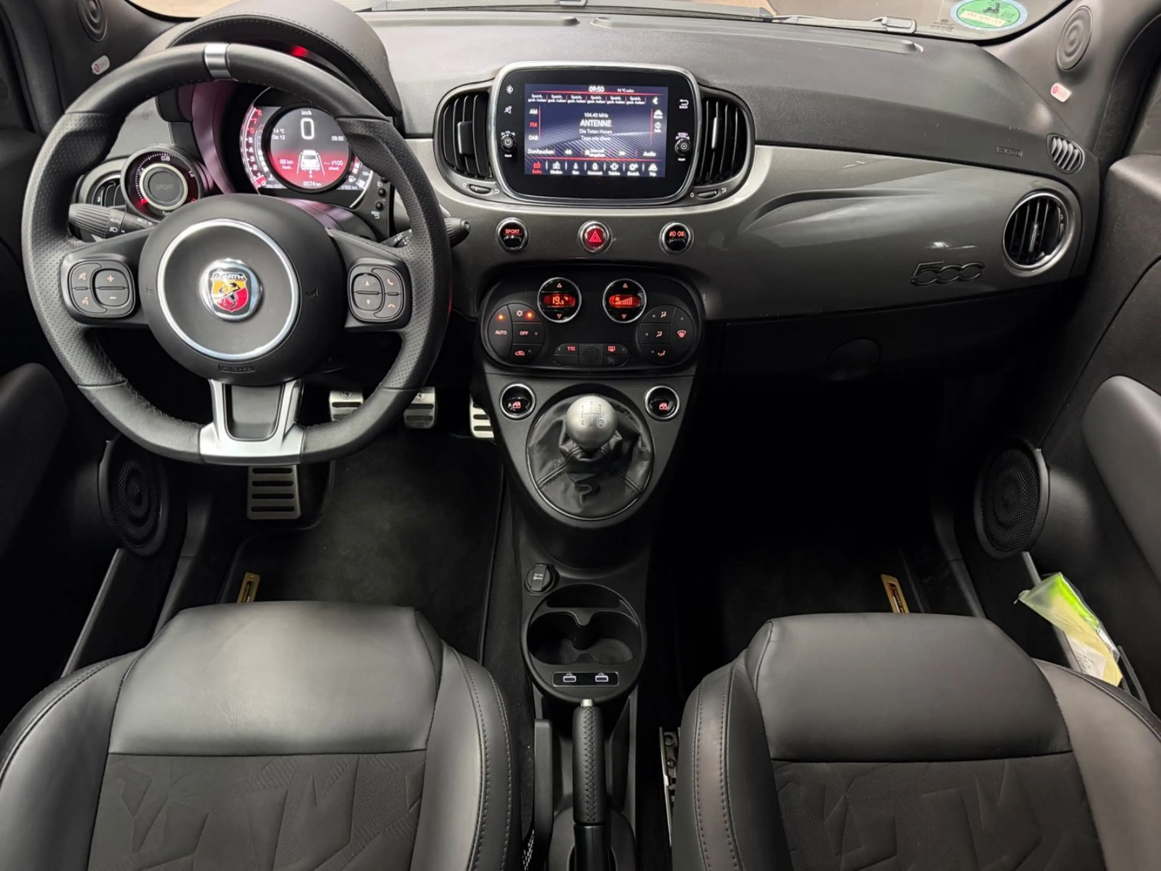 Abarth 595 1.4 Scorpioneoro ONEof2000 Limited EDITON — photo 19