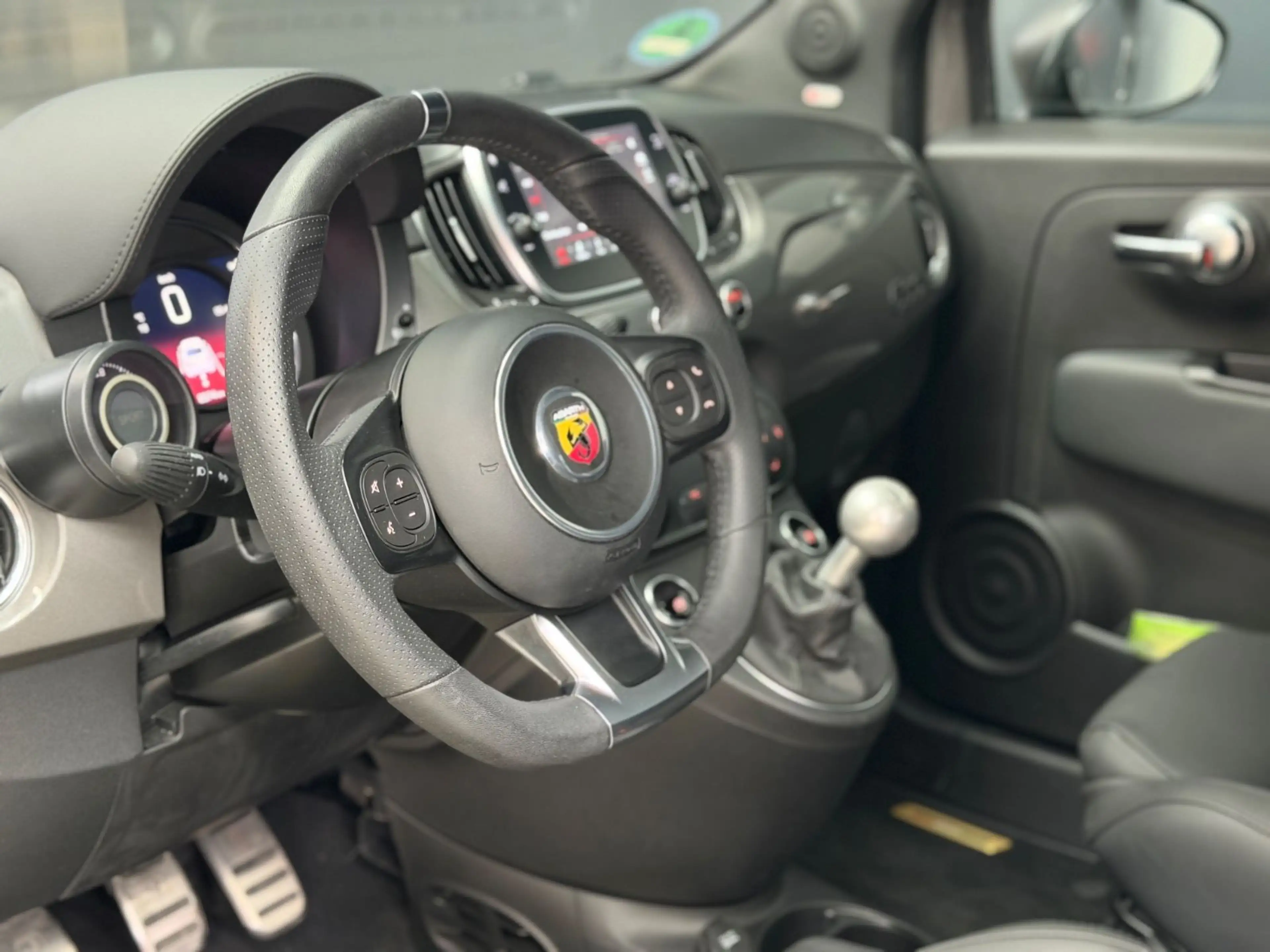 Abarth 595 1.4 Scorpioneoro ONEof2000 Limited EDITON — photo 22