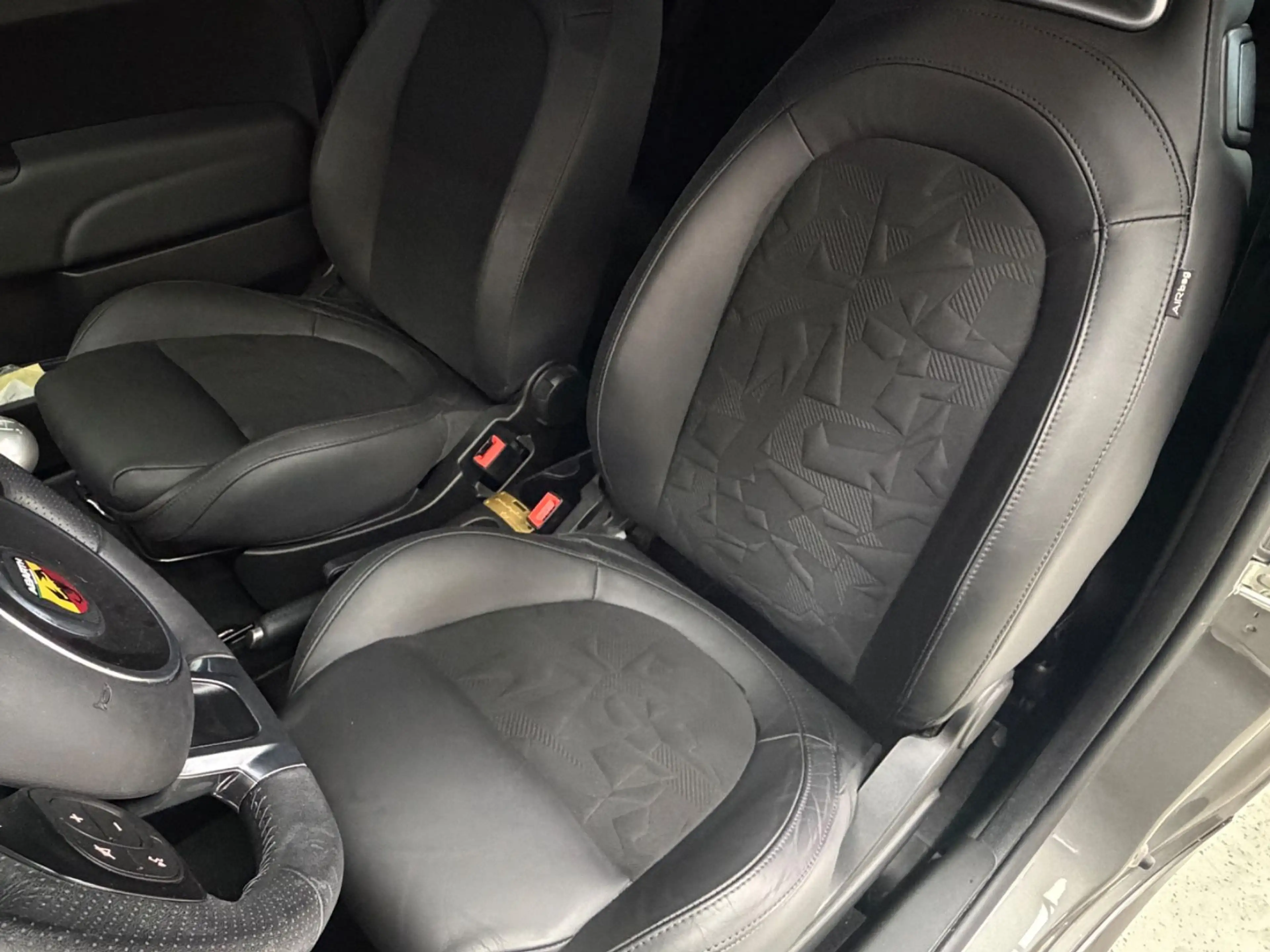 Abarth 595 1.4 Scorpioneoro ONEof2000 Limited EDITON — photo 15