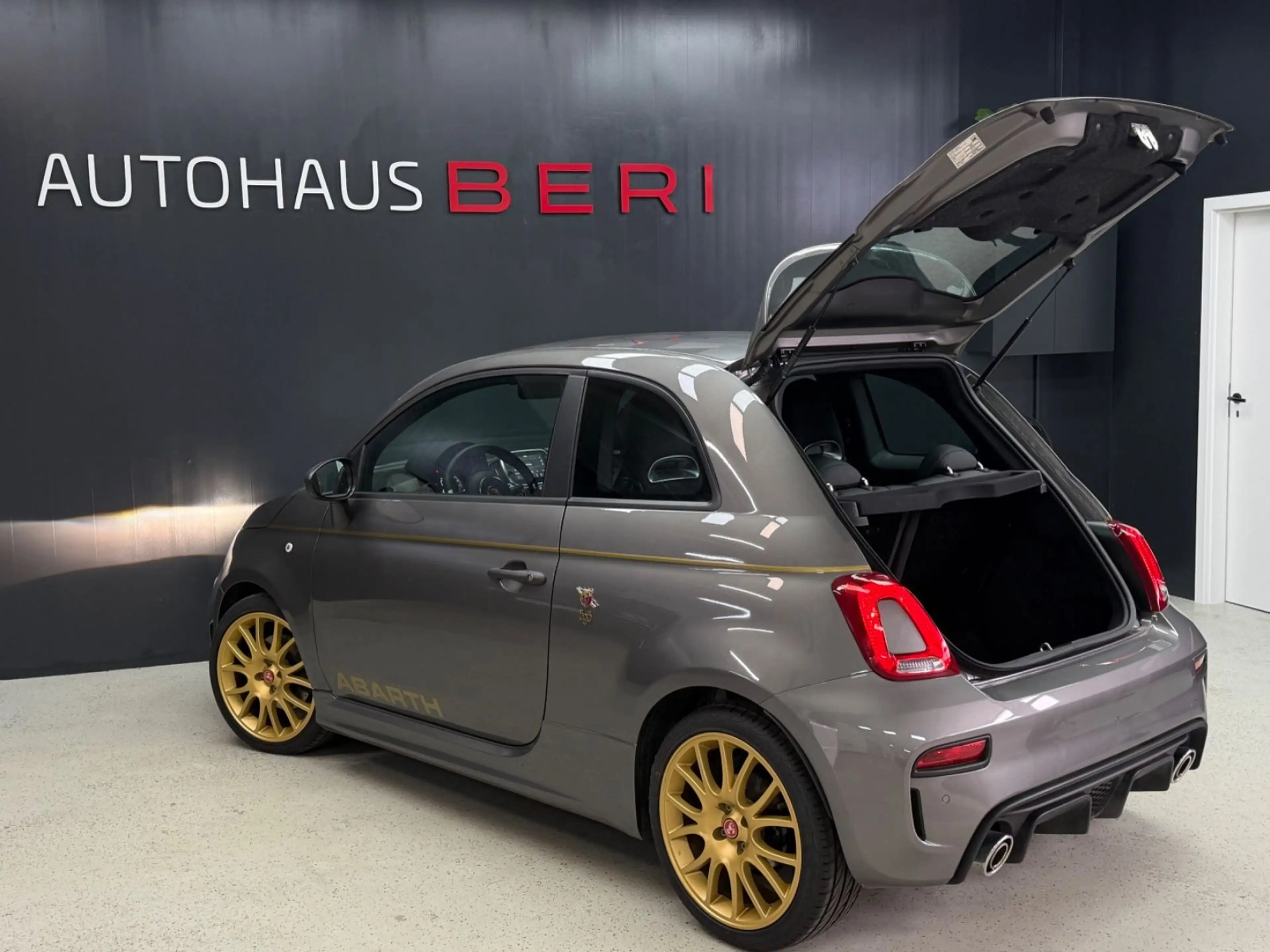 Abarth 595 1.4 Scorpioneoro ONEof2000 Limited EDITON — photo 11
