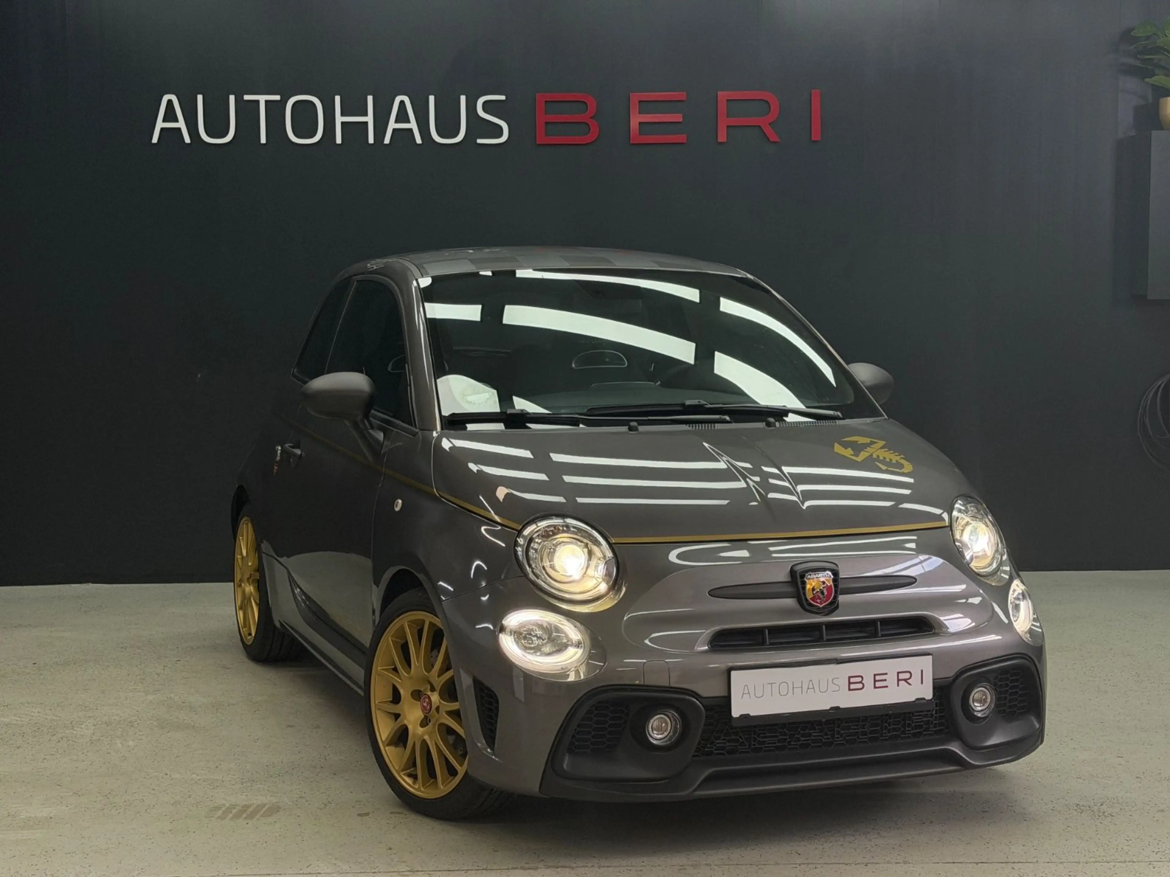Abarth 595 1.4 Scorpioneoro ONEof2000 Limited EDITON