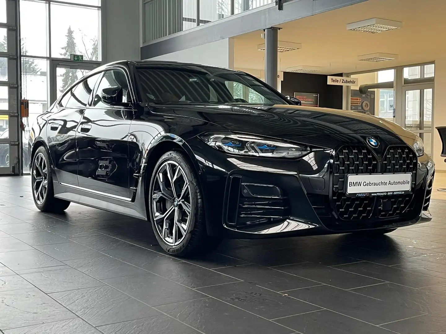 BMW 430 i Gran Coupe M Sport LASER/ACC/LiveCoPro/HUD/19° crna - 2
