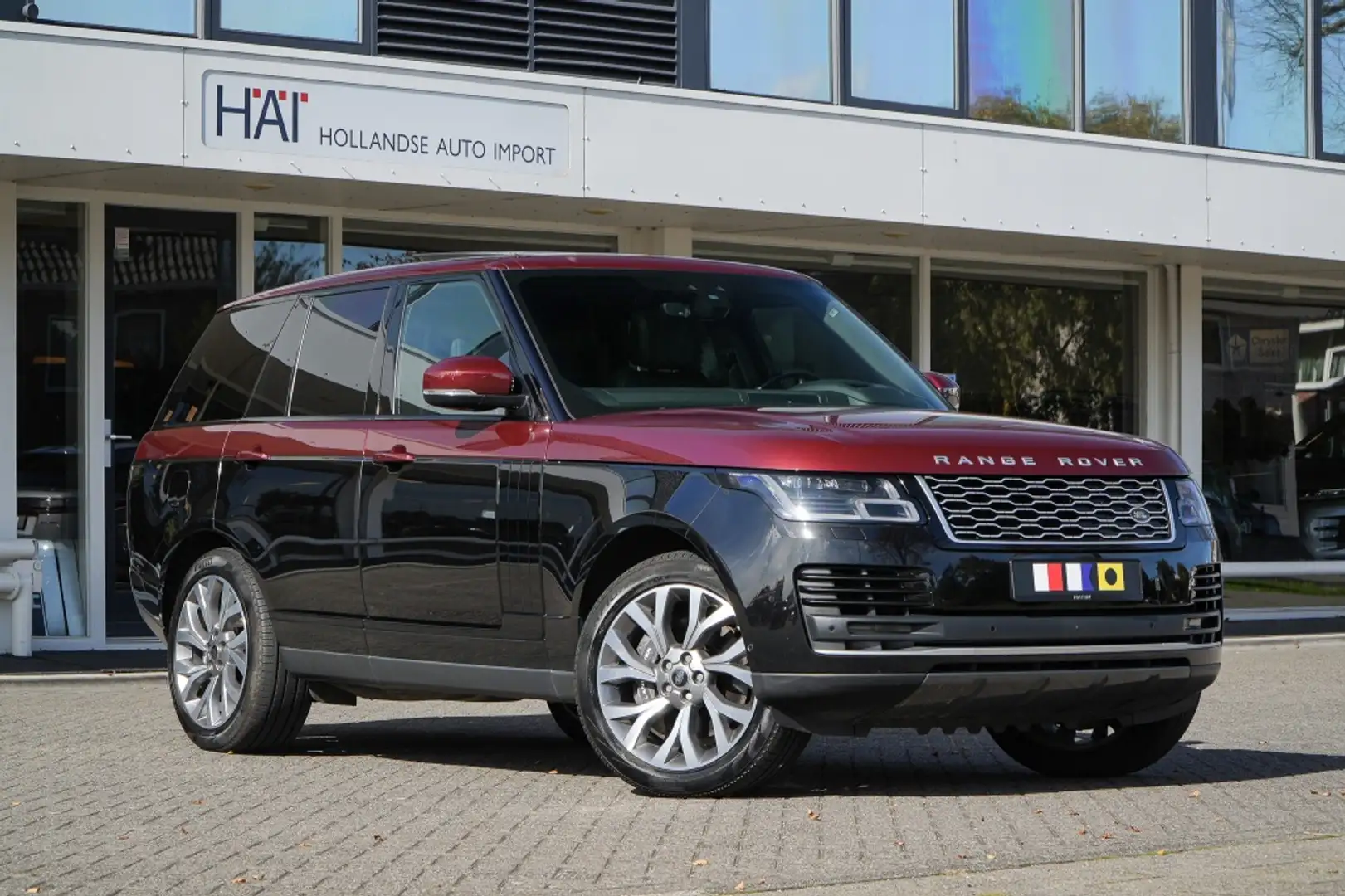 Land Rover Range Rover P400e Limited Edition Special Paint Zwart - 1