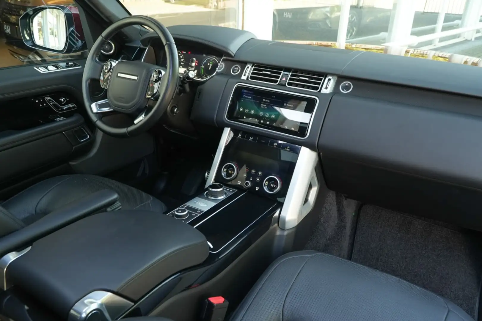Land Rover Range Rover P400e Limited Edition Special Paint Zwart - 2