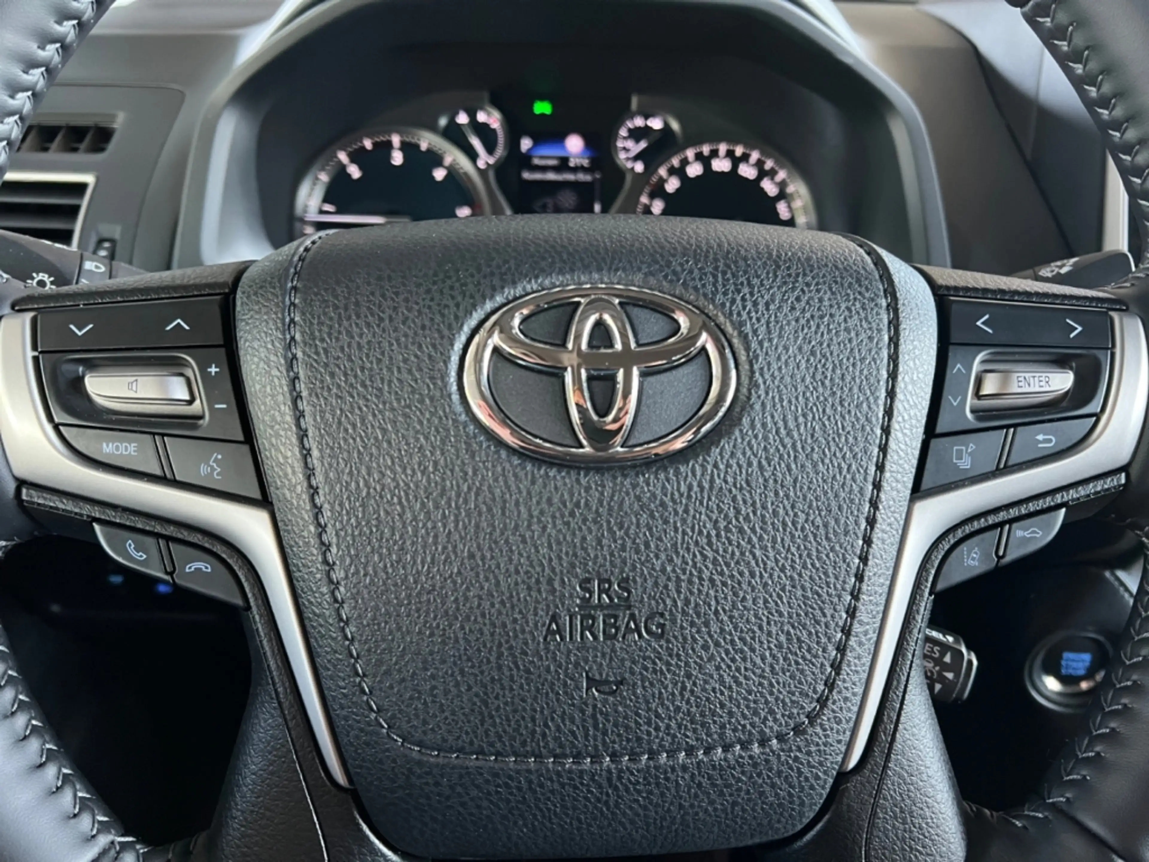 Toyota Land Cruiser 2.8 Executive *Pano*RCam*SHZ*Leder* — photo 13