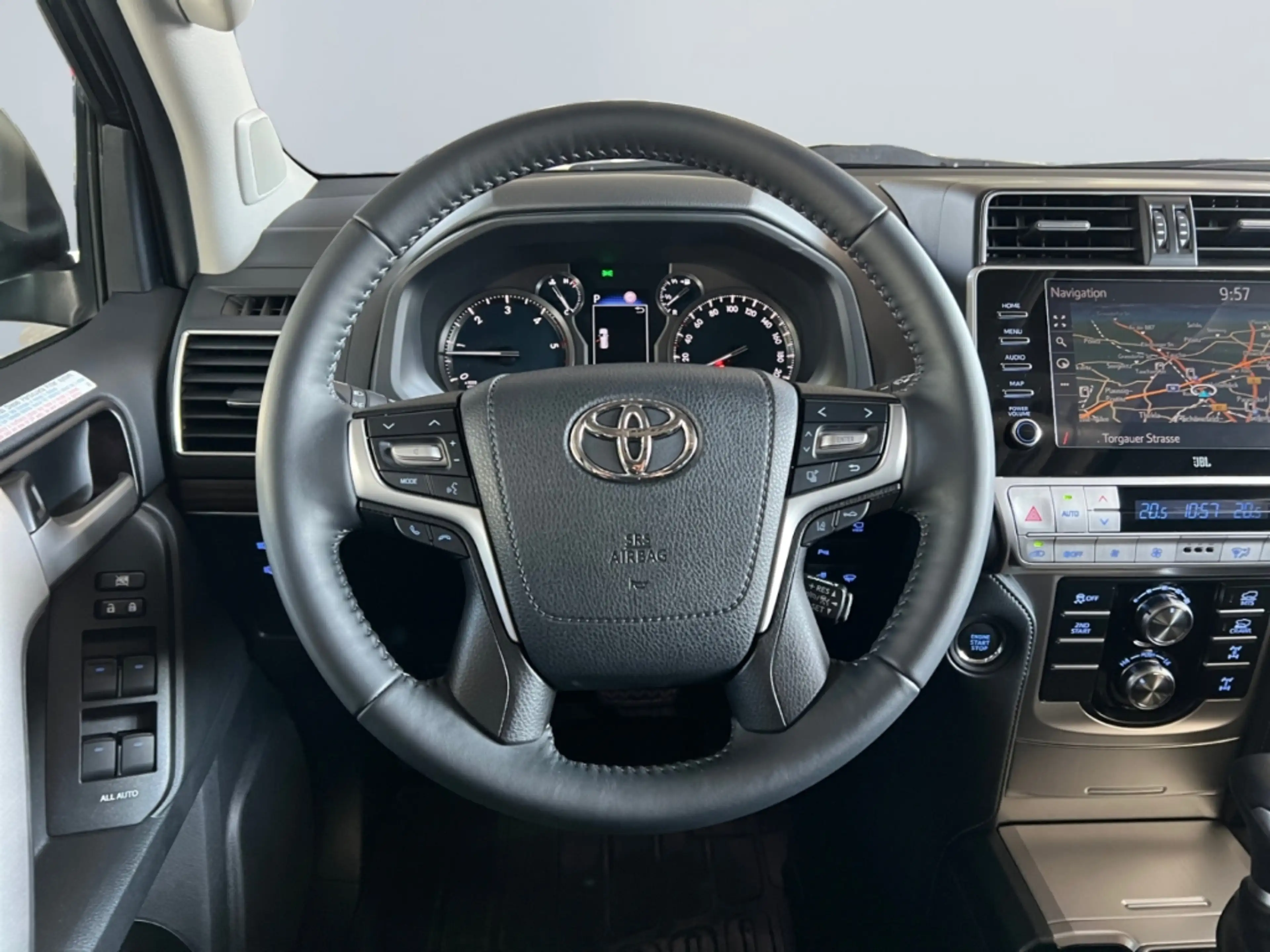 Toyota Land Cruiser 2.8 Executive *Pano*RCam*SHZ*Leder* — photo 12