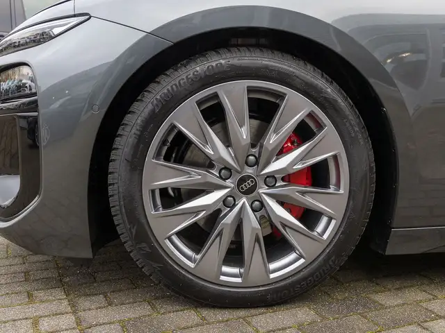 Audi E-Tron view 7