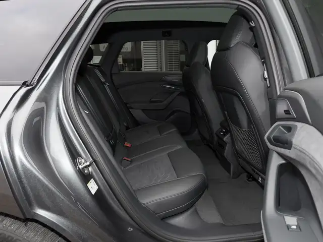 Audi E-Tron view 8