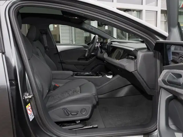 Audi E-Tron view 4