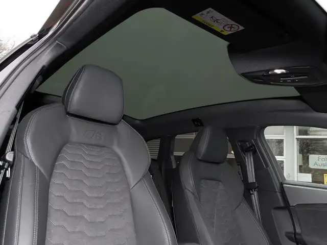Audi E-Tron view 12
