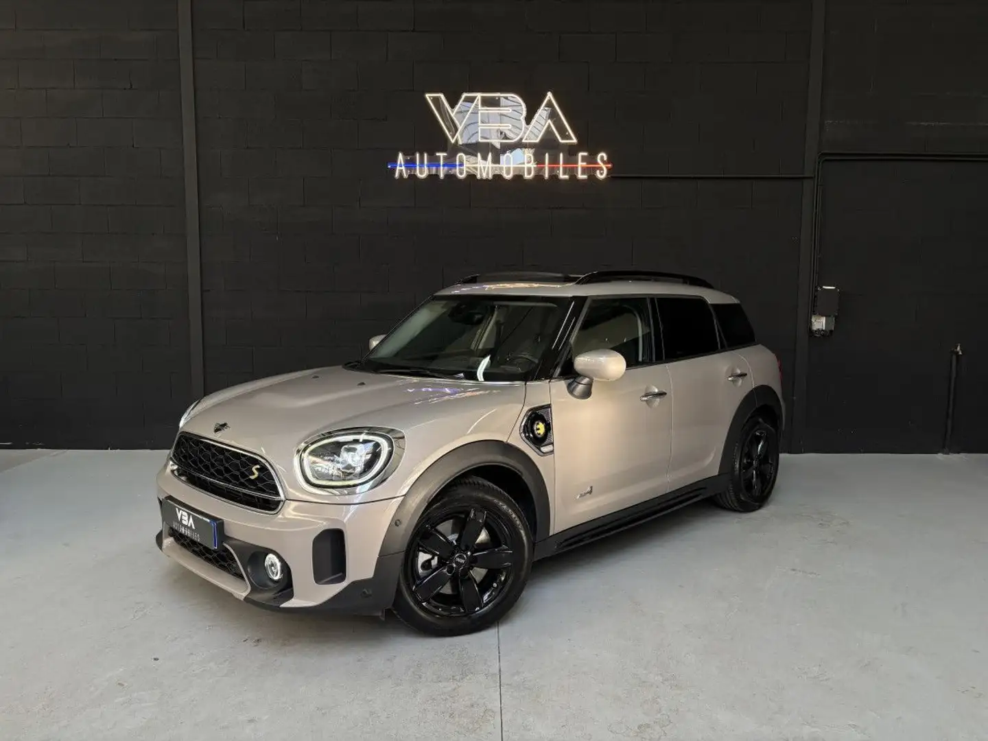 MINI Cooper Countryman (2) Cooper SE ALL4 Premium Plus125%2B95ch BVA6 Gris - 1