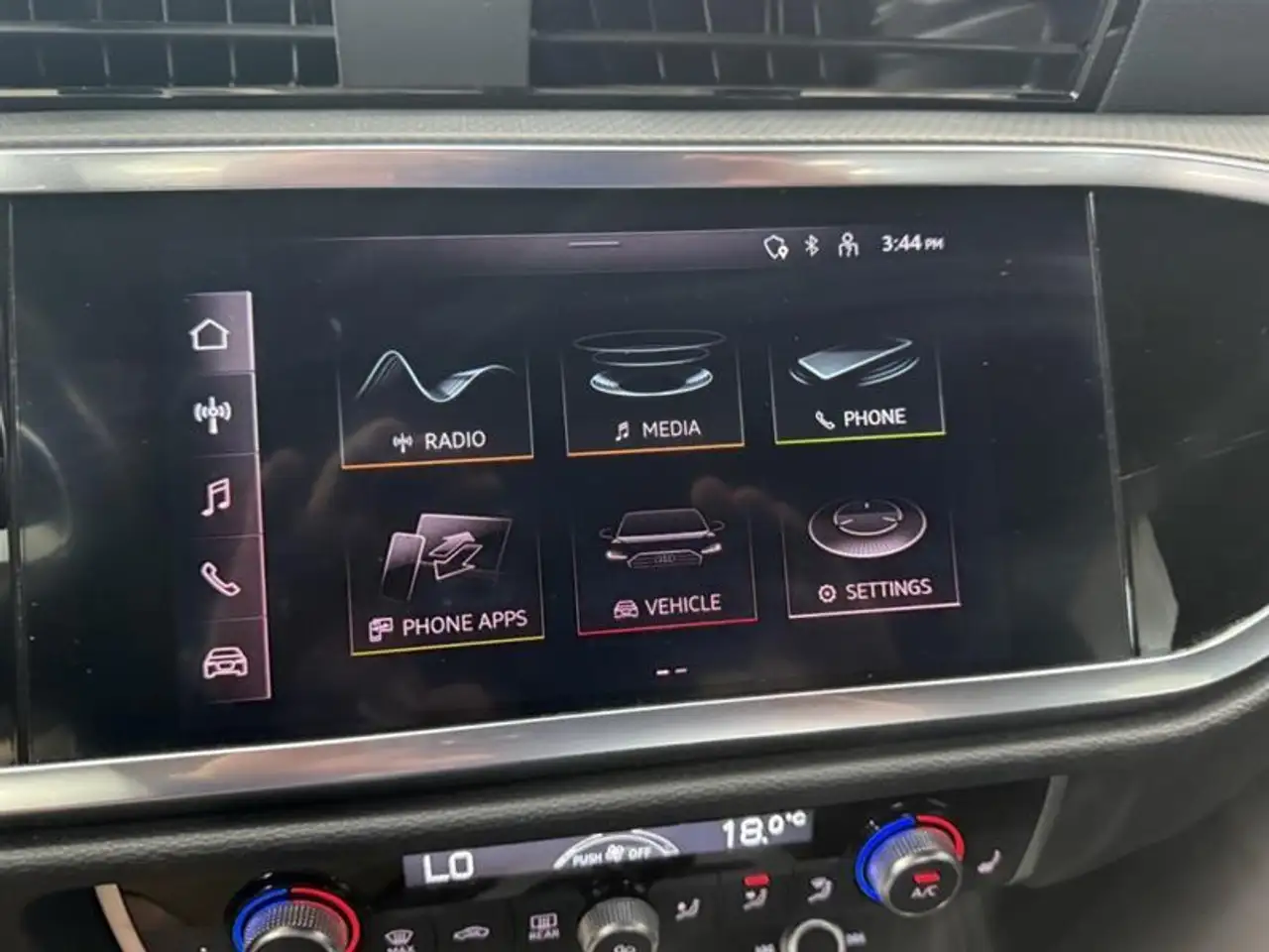 Audi Q3 снимка Audi Q3