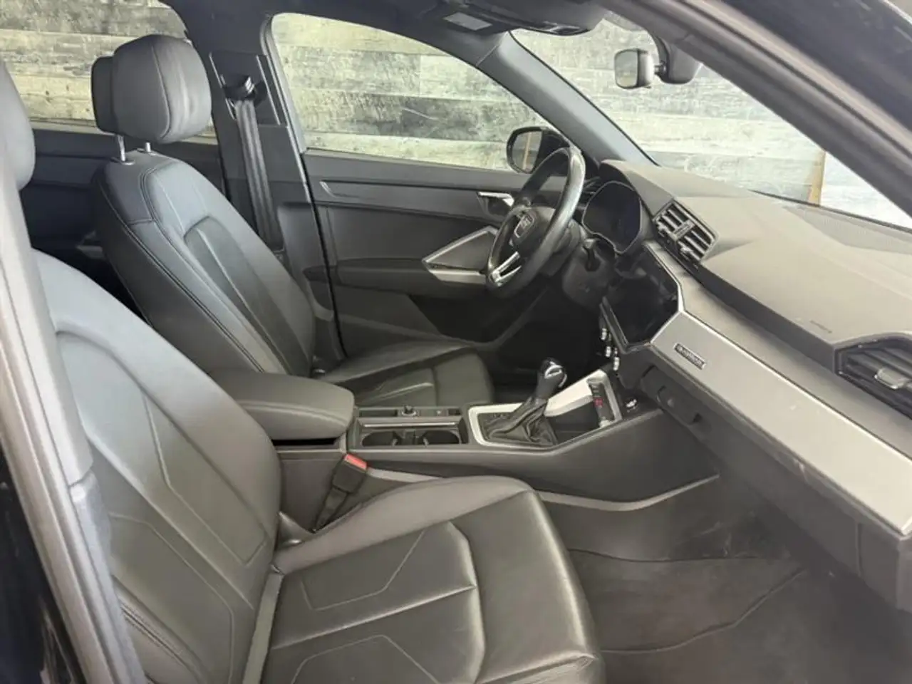 Audi Q3 снимка Audi Q3