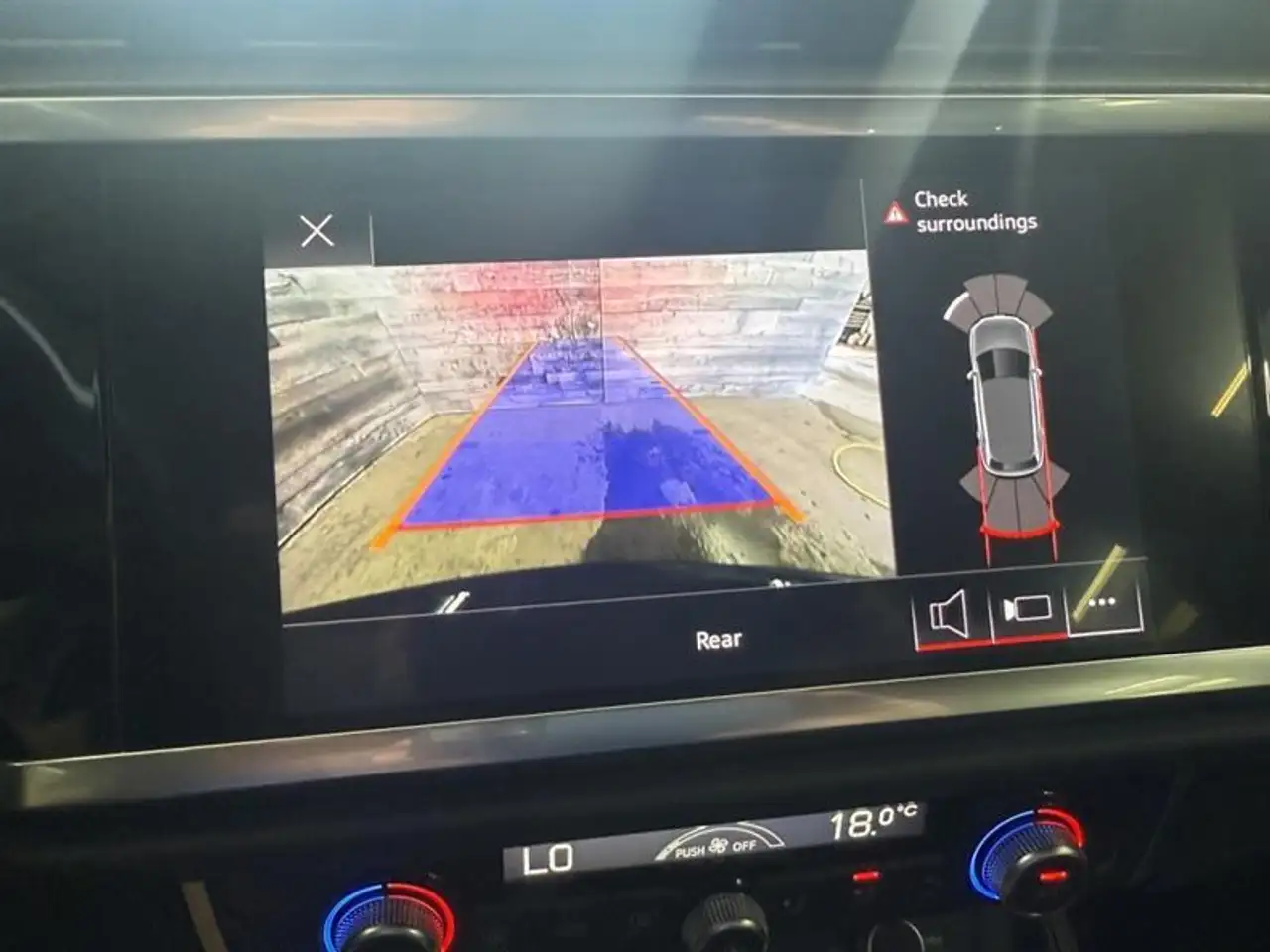Audi Q3 снимка Audi Q3