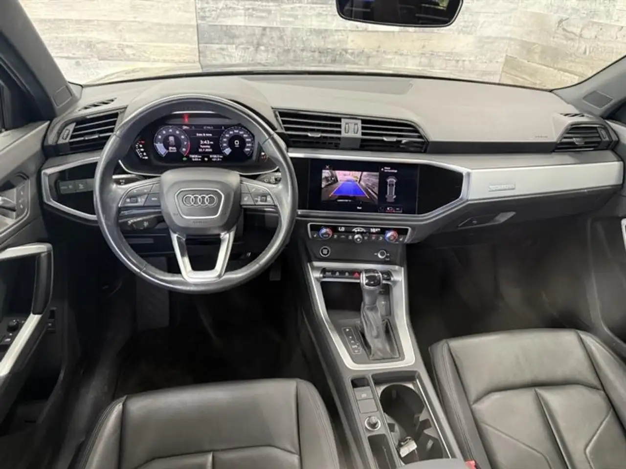 Audi Q3 снимка Audi Q3