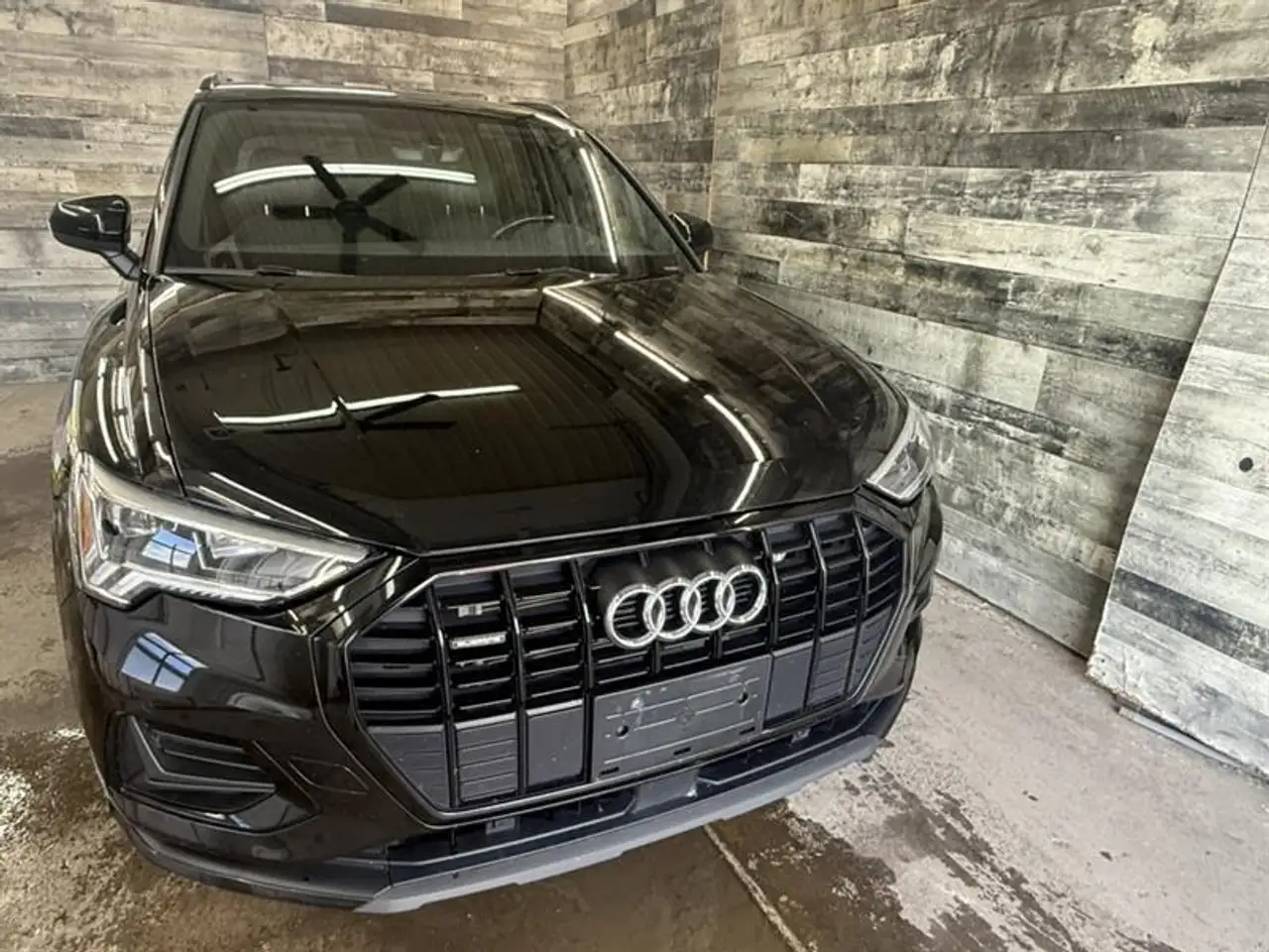 Audi Q3 снимка Audi Q3