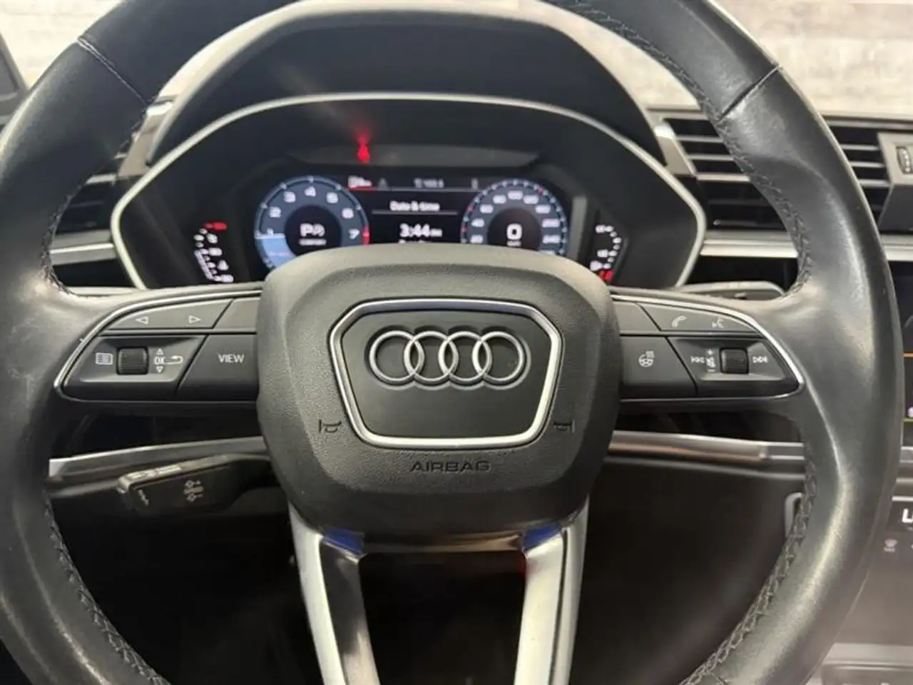 Audi Q3 снимка Audi Q3