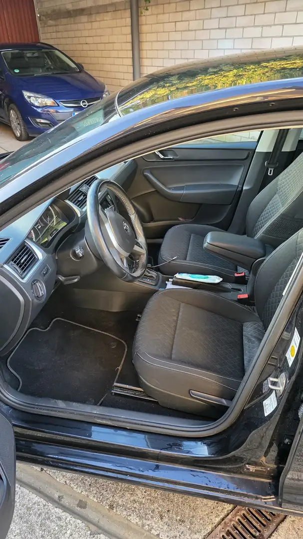 Skoda Rapid/Spaceback Edition crna - 2