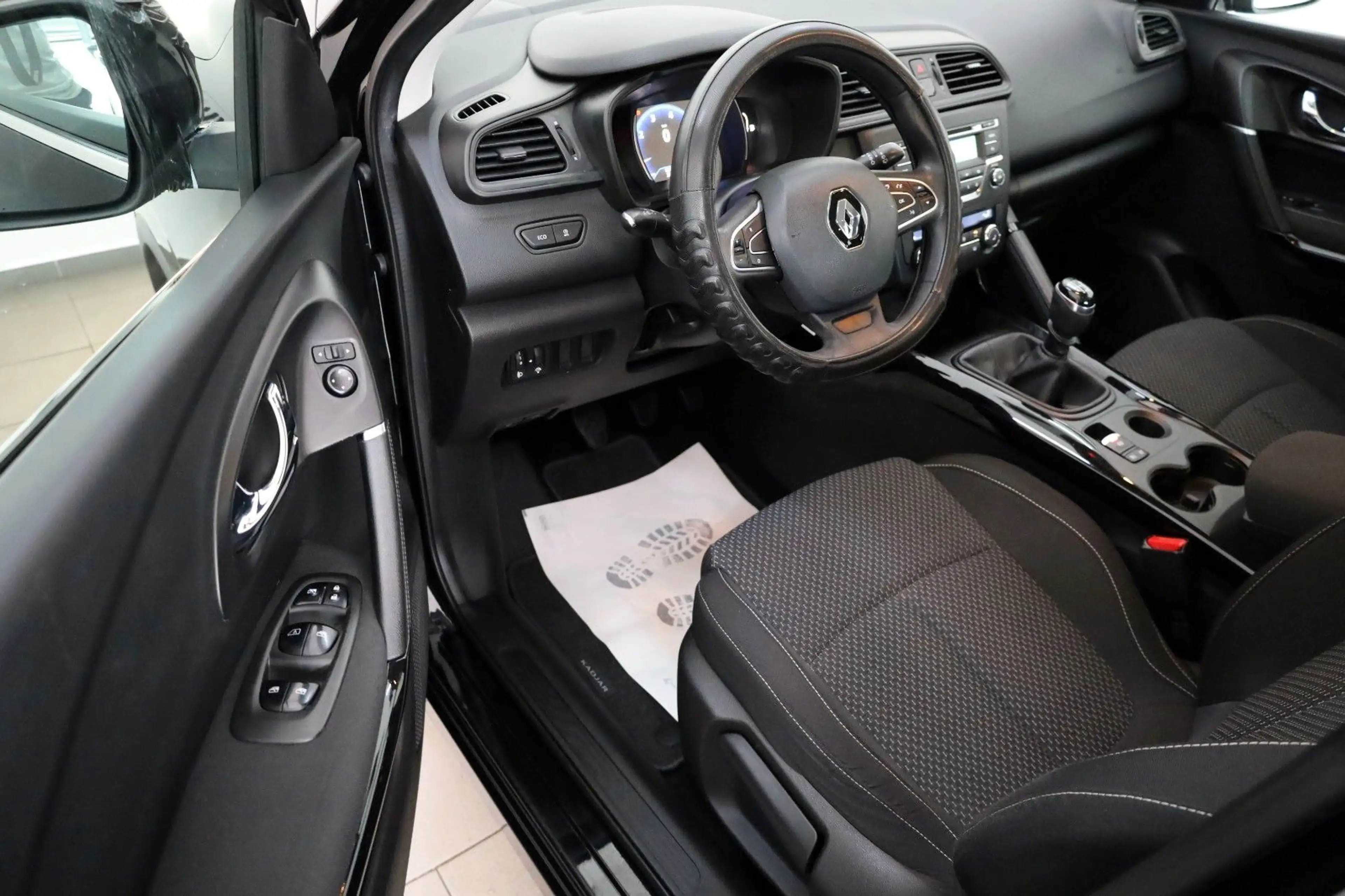 Renault Kadjar Life Klima,AHK,8 fach bereift — photo 9