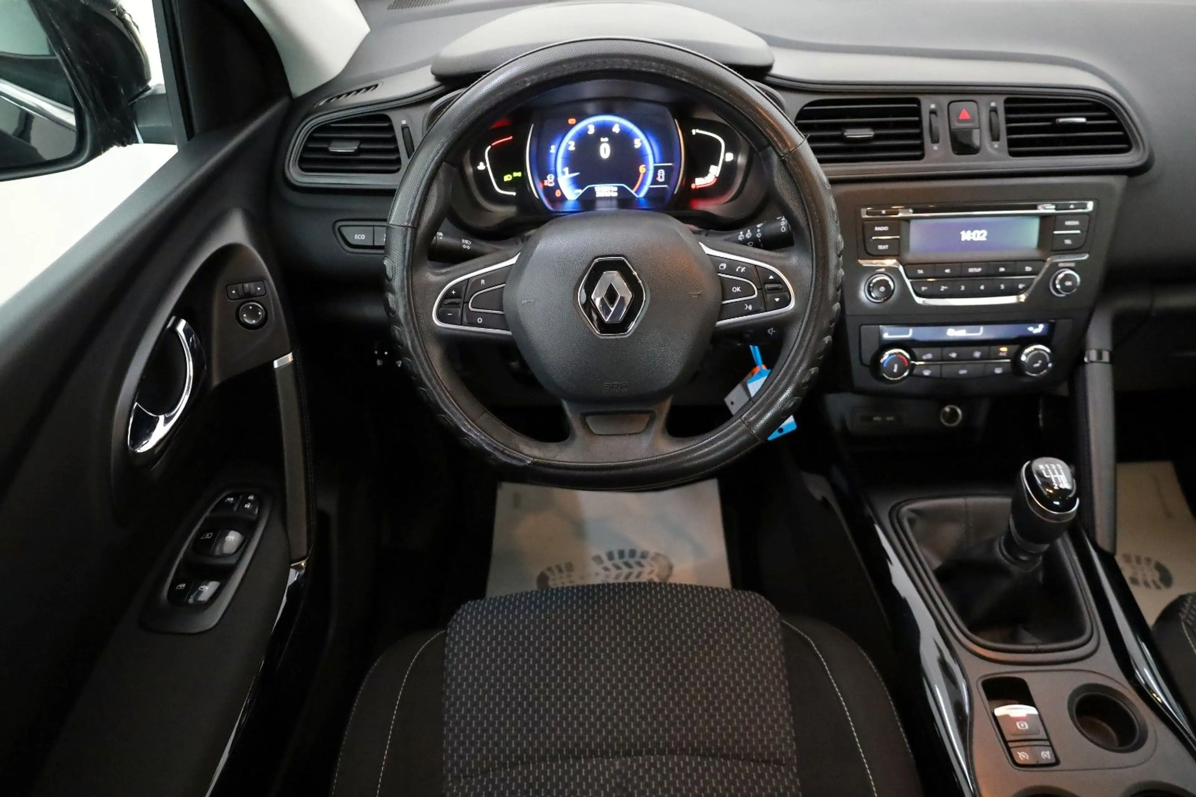 Renault Kadjar Life Klima,AHK,8 fach bereift — photo 10