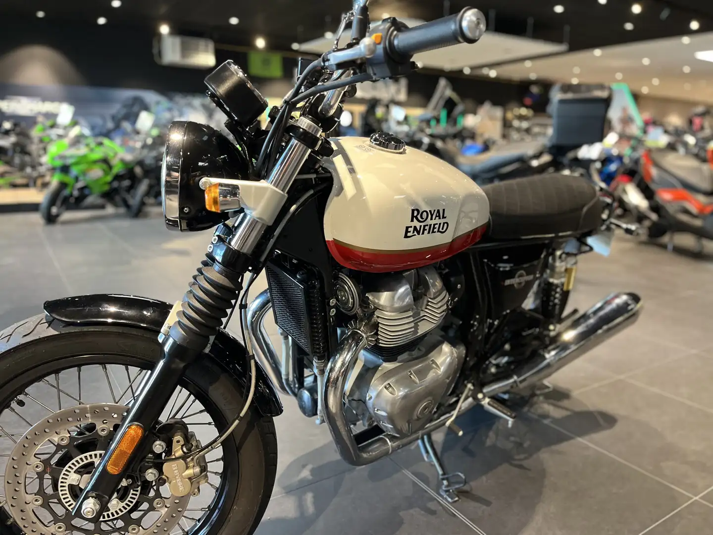 Royal Enfield Interceptor - 2