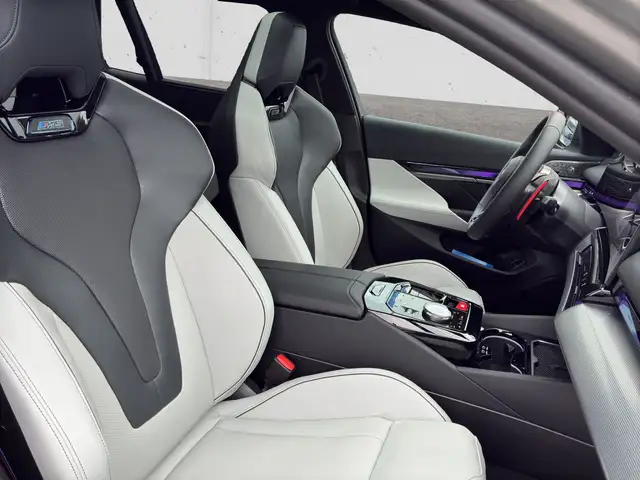 BMW M5 view 16