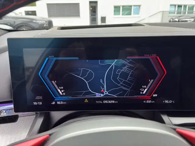 BMW M5 view 10
