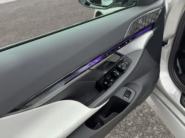BMW M5 view 9