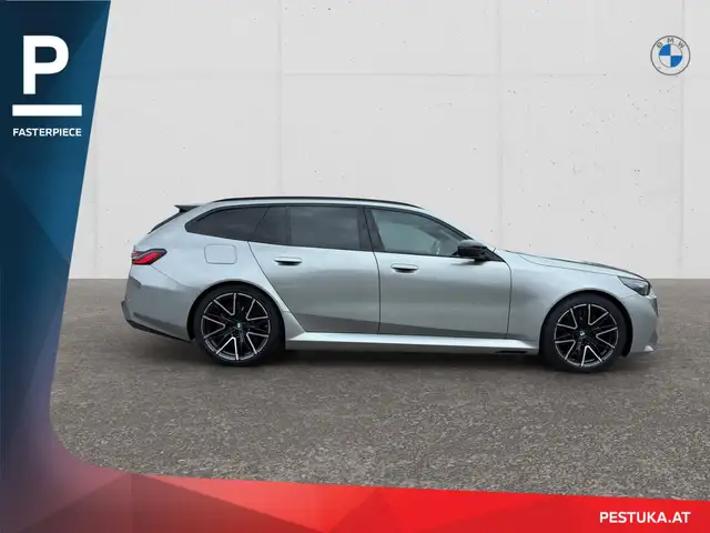 BMW M5 view 3