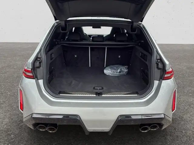 BMW M5 view 19