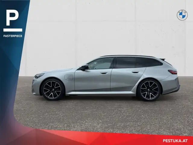 BMW M5 view 6