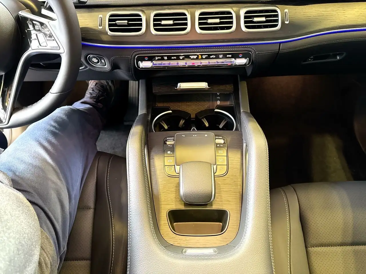 Mercedes-Benz GLE снимка Mercedes-Benz GLE