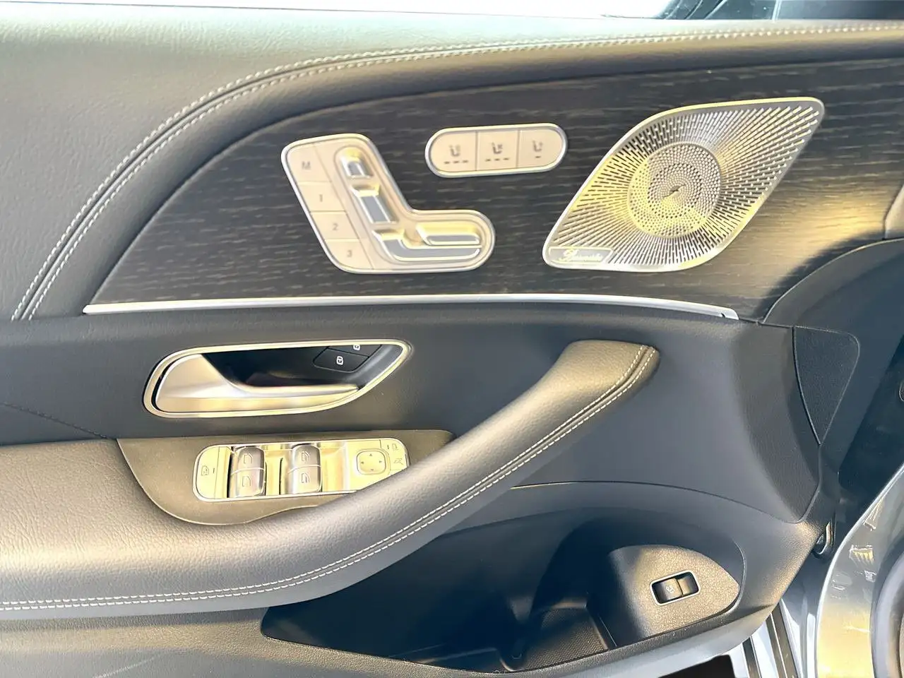 Mercedes-Benz GLE снимка Mercedes-Benz GLE