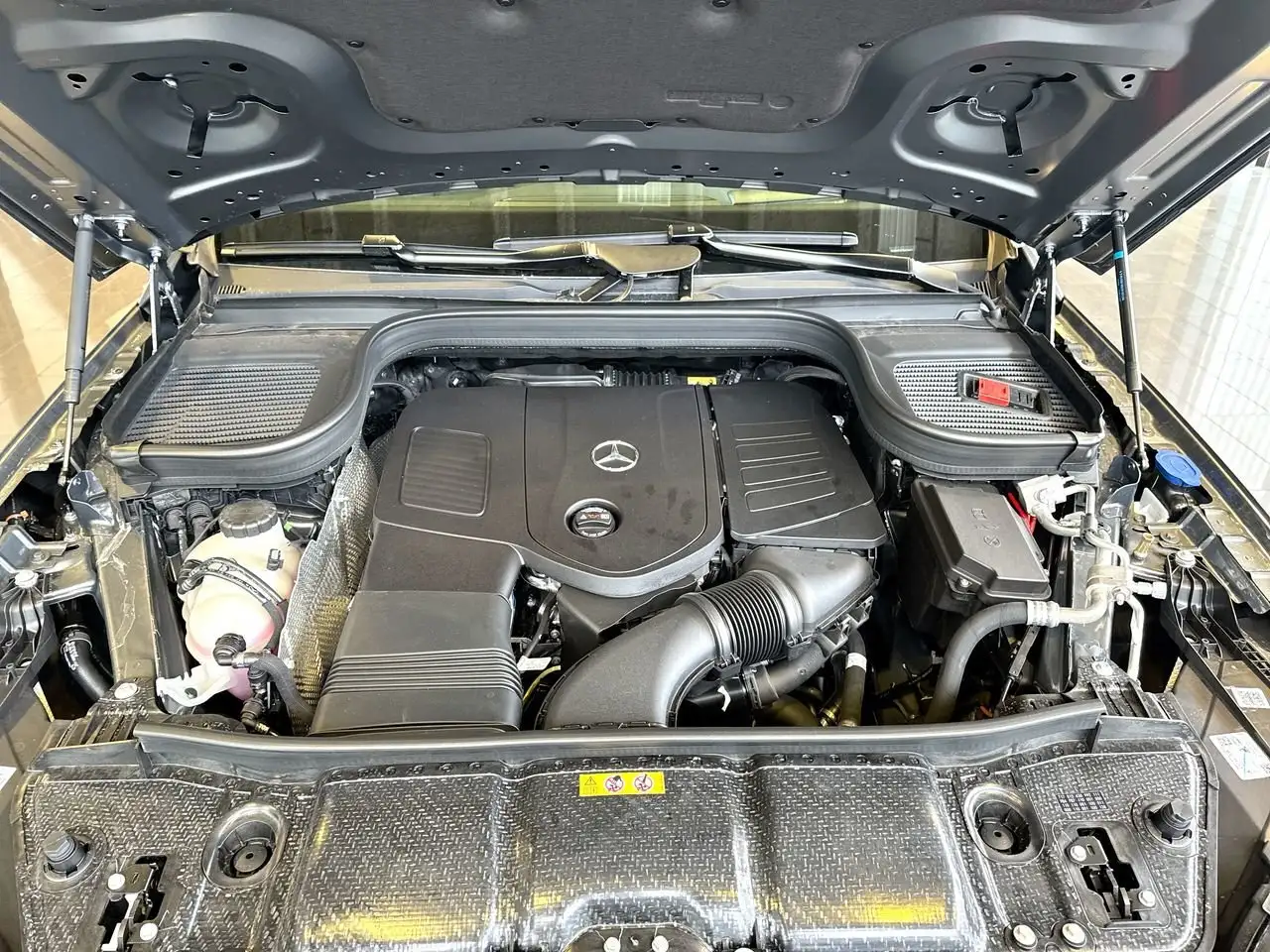 Mercedes-Benz GLE снимка Mercedes-Benz GLE