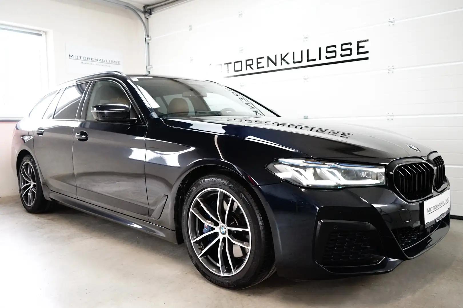 BMW 530 e xDrive Touring M Sport Aut LASER - HarmanK - 360 Schwarz - 2