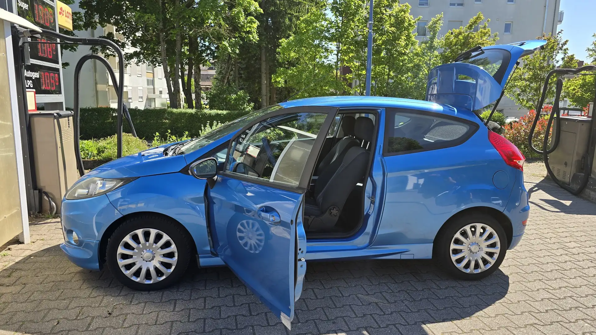 Ford Fiesta Blau - 2