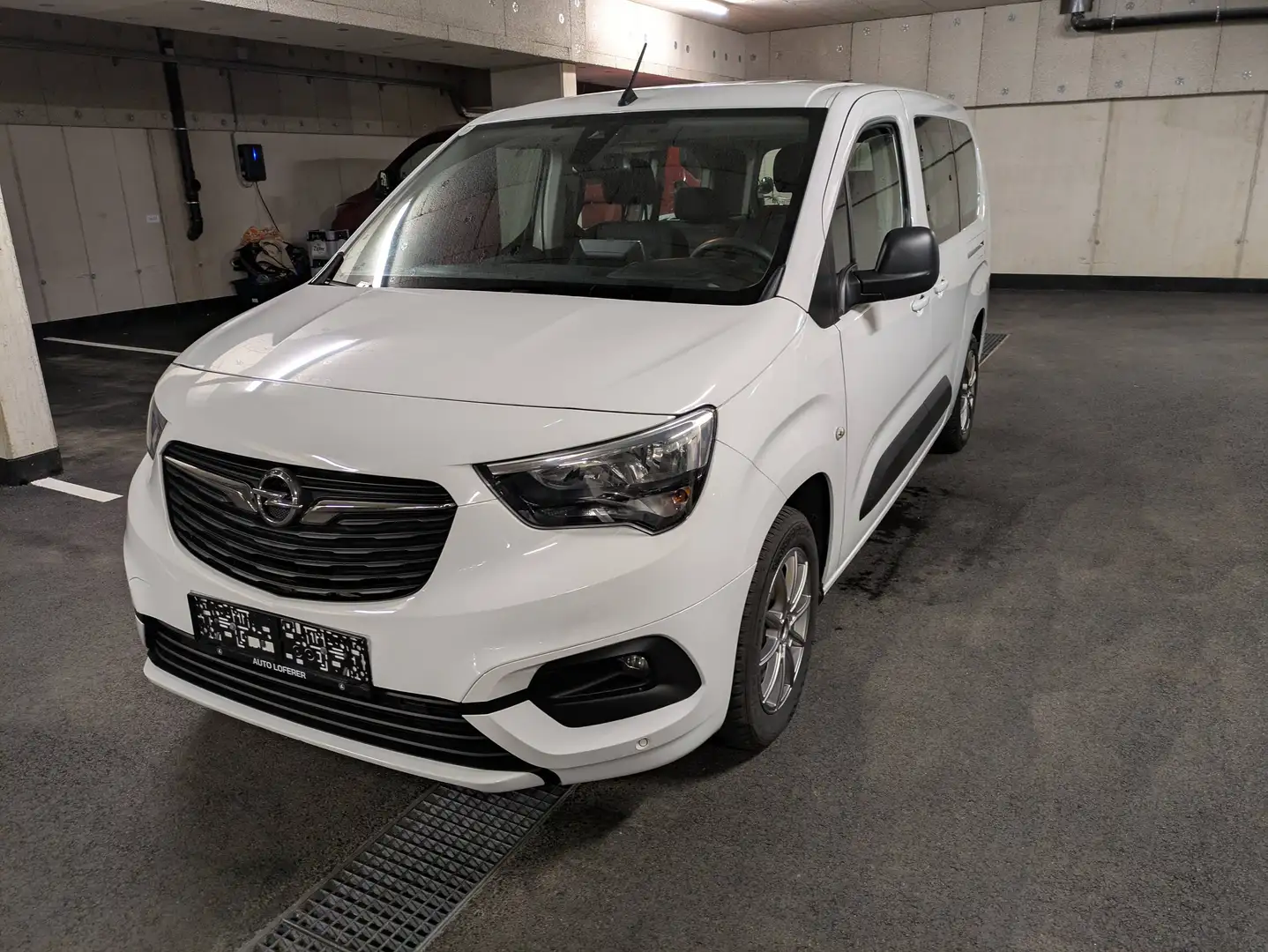 Opel Combo Combo Life 1,2 Direct In. Turbo XL Edition Start/Stop System Edition Weiß - 1