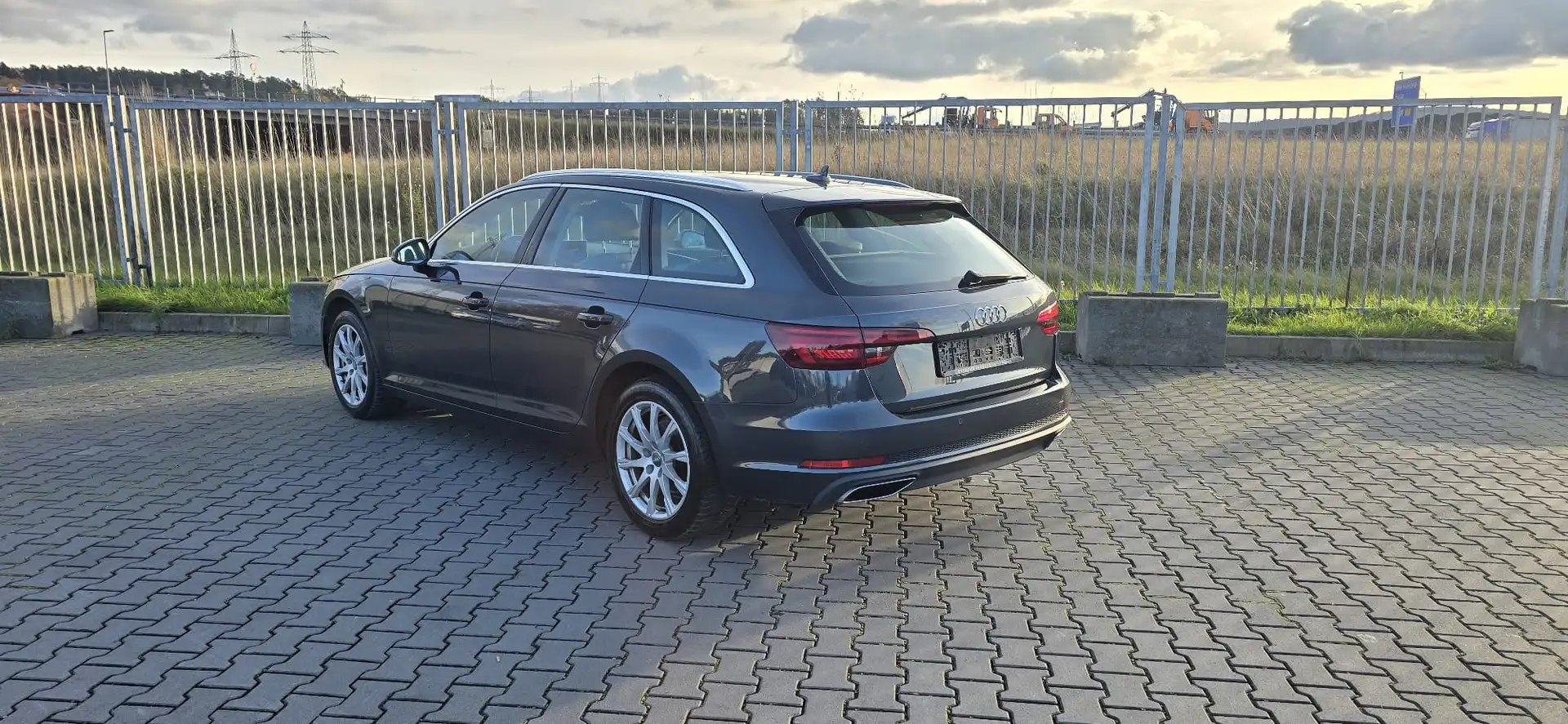 Audi A4 40 TDI S tronic NAVI VIRT HUD STDHZ LED ACC Gris - 2